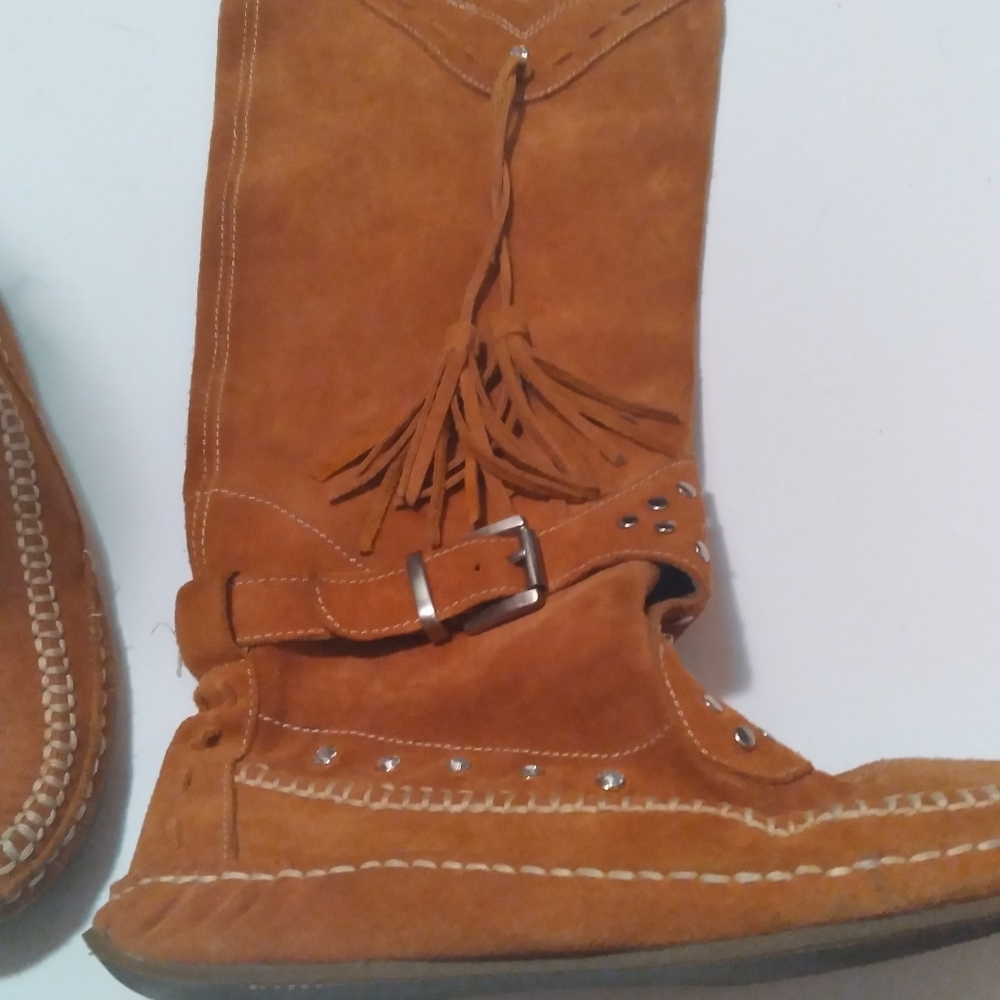 Boots - Picture 2 of 5